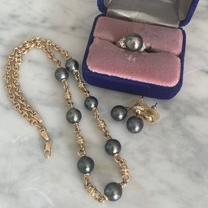 Tahiti black pearls necklace